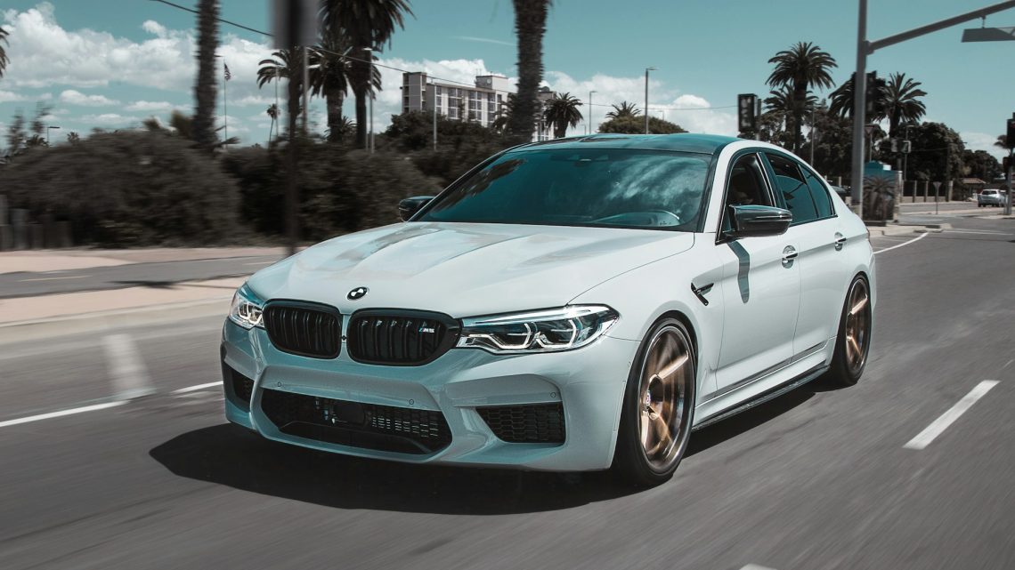 Γιατί η BMW M2 CS Δεν Έχει Ανθρακονημάτινο Εμπρός Σπόιλερ