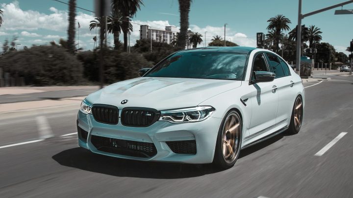 Γιατί η BMW M2 CS Δεν Έχει Ανθρακονημάτινο Εμπρός Σπόιλερ